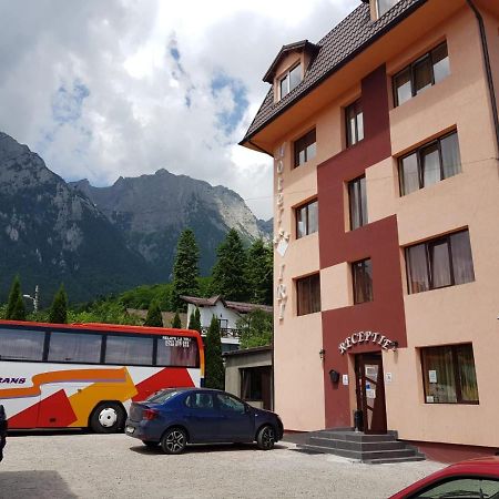Hotel Iri Busteni Exterior photo