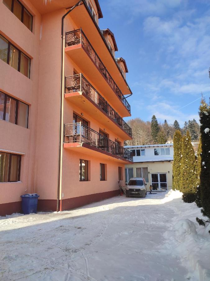 Hotel Iri Busteni Exterior photo