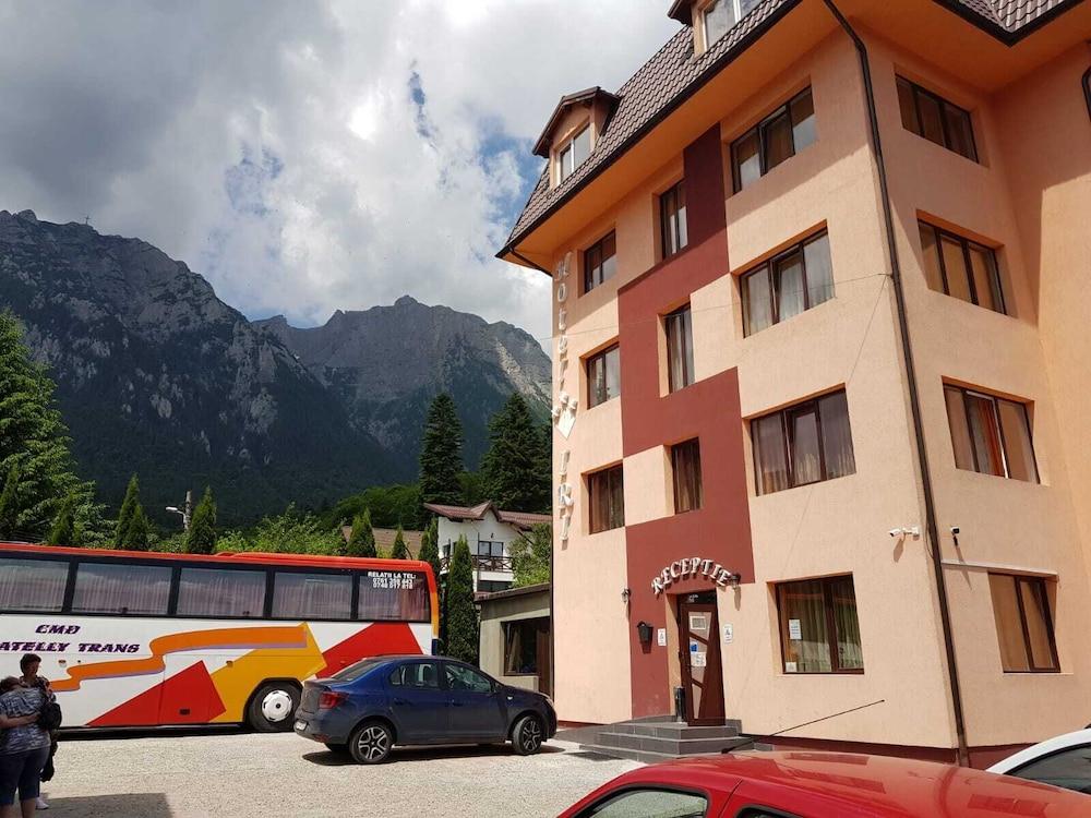 Hotel Iri Busteni Exterior photo