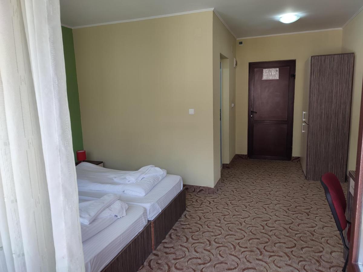 Hotel Iri Busteni Exterior photo